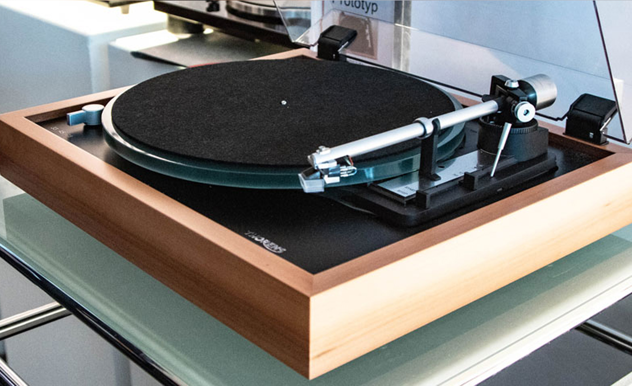 Thorens td проигрыватель. Thorens td-148a. Thorens td 148 a Piano Black. Thorens td 148a Walnut. Торенс 148a Thorens.