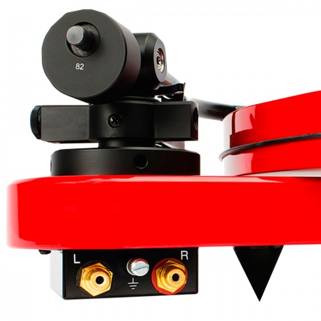 Pro-Ject RPM 1 Carbon DC (2M Red) High Gloss Red