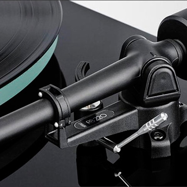 Rega RB220