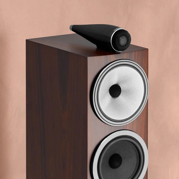 Bowers & Wilkins 703 S3